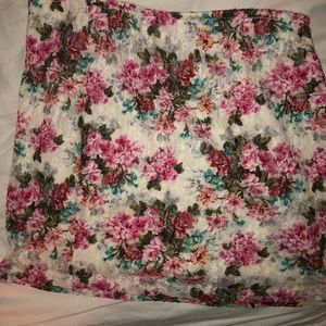 Flowered lace skirt